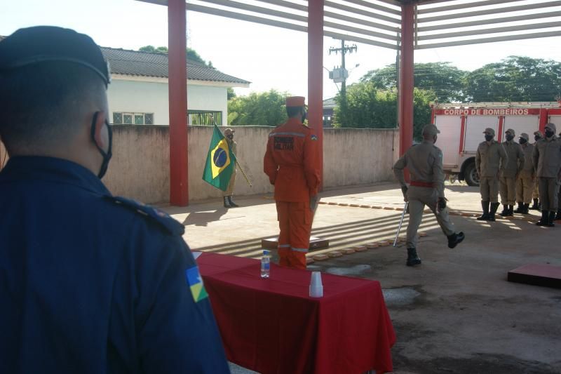 Formatura militar marca a passagem de comando dos bombeiros de Rolim de Moura Formatura militar marca a passagem de comando dos bombeiros de Rolim de Moura