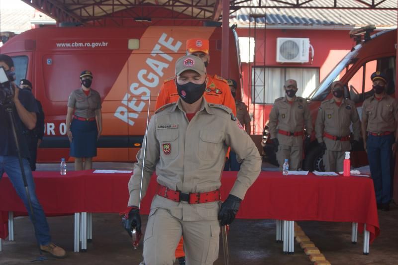 Formatura militar marca a passagem de comando dos bombeiros de Rolim de Moura Formatura militar marca a passagem de comando dos bombeiros de Rolim de Moura