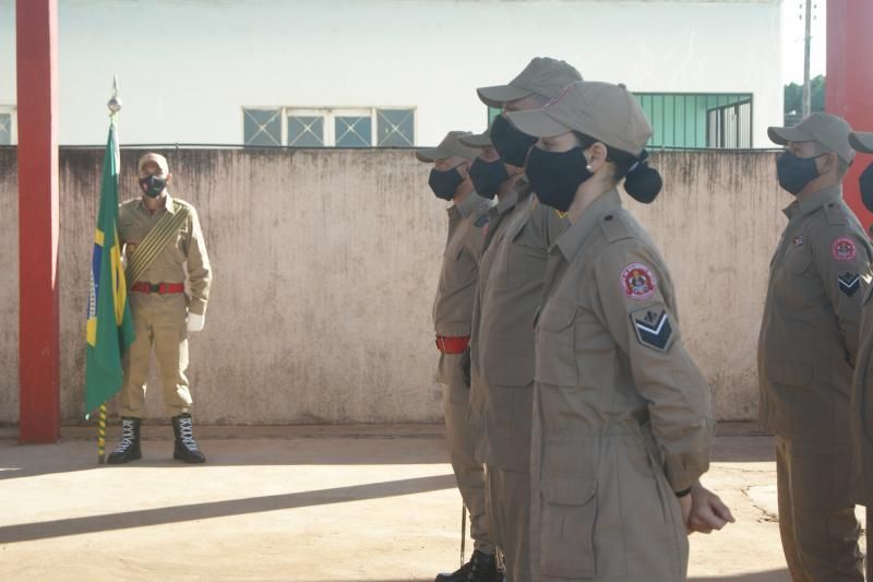 Formatura militar marca a passagem de comando dos bombeiros de Rolim de Moura Formatura militar marca a passagem de comando dos bombeiros de Rolim de Moura