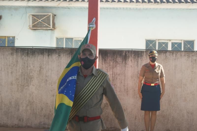 Formatura militar marca a passagem de comando dos bombeiros de Rolim de Moura Formatura militar marca a passagem de comando dos bombeiros de Rolim de Moura