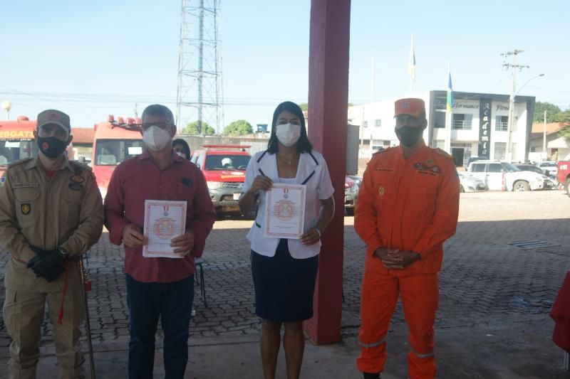 Formatura militar marca a passagem de comando dos bombeiros de Rolim de Moura Formatura militar marca a passagem de comando dos bombeiros de Rolim de Moura