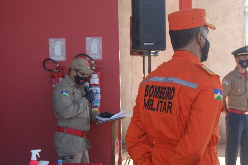 Formatura militar marca a passagem de comando dos bombeiros de Rolim de Moura Formatura militar marca a passagem de comando dos bombeiros de Rolim de Moura