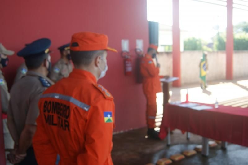 Formatura militar marca a passagem de comando dos bombeiros de Rolim de Moura Formatura militar marca a passagem de comando dos bombeiros de Rolim de Moura