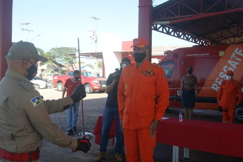Formatura militar marca a passagem de comando dos bombeiros de Rolim de Moura Formatura militar marca a passagem de comando dos bombeiros de Rolim de Moura