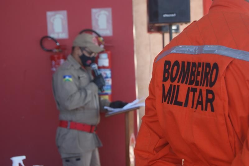 Formatura militar marca a passagem de comando dos bombeiros de Rolim de Moura Formatura militar marca a passagem de comando dos bombeiros de Rolim de Moura