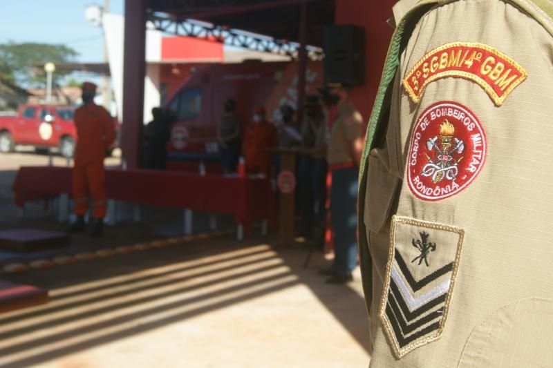 Formatura militar marca a passagem de comando dos bombeiros de Rolim de Moura Formatura militar marca a passagem de comando dos bombeiros de Rolim de Moura