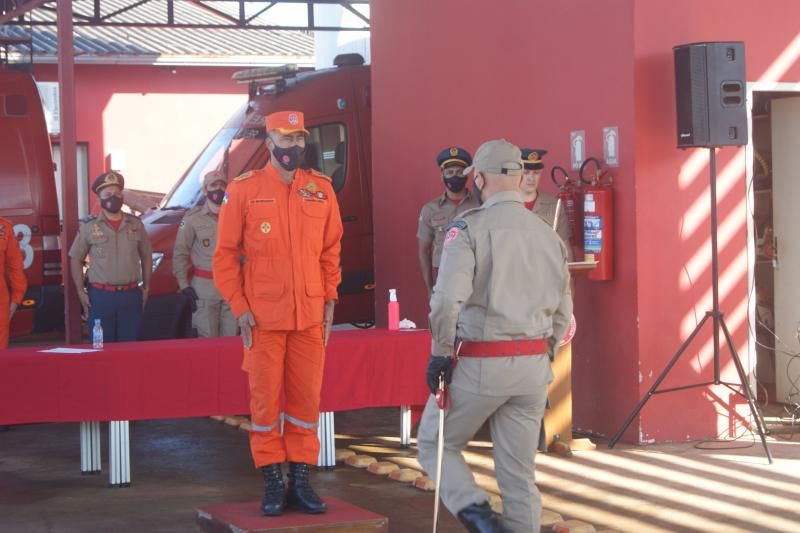 Formatura militar marca a passagem de comando dos bombeiros de Rolim de Moura Formatura militar marca a passagem de comando dos bombeiros de Rolim de Moura