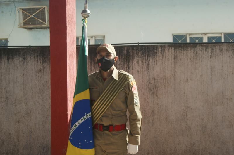 Formatura militar marca a passagem de comando dos bombeiros de Rolim de Moura Formatura militar marca a passagem de comando dos bombeiros de Rolim de Moura