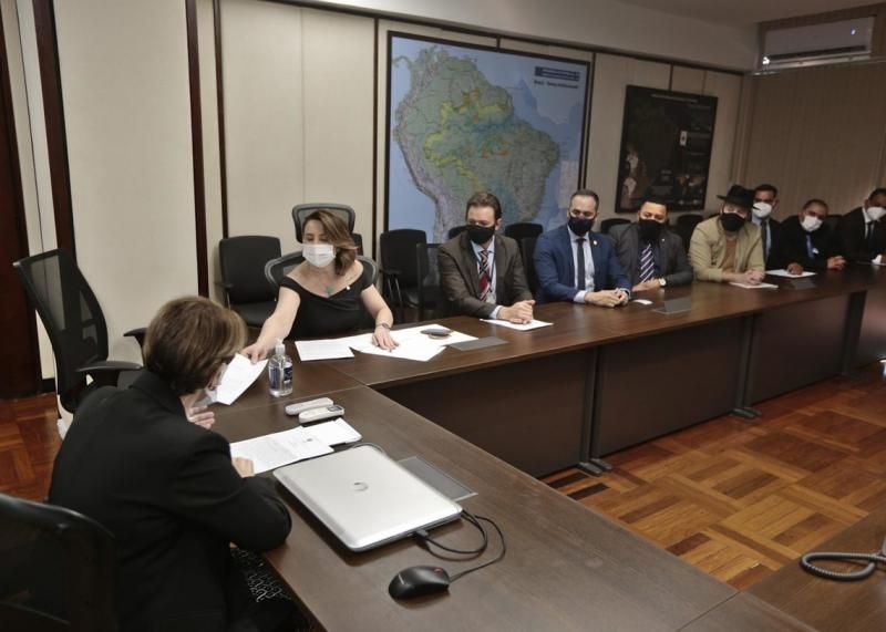 Jaqueline Cassol defende os produtores de soja em reunião com Ministra da Agricultura Jaqueline Cassol defende os produtores de soja em reunião com Ministra da Agricultura