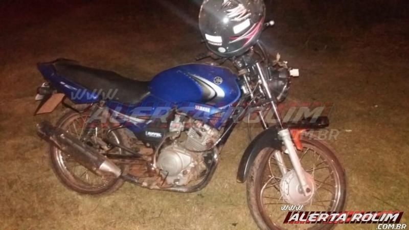 Motociclista é socorrido pelo Corpo de Bombeiros, após perder controle de motocicleta e invadir canteiro no bairro Centro Motociclista é socorrido pelo Corpo de Bombeiros, após perder controle de motocicleta e invadir canteiro no bairro Centro