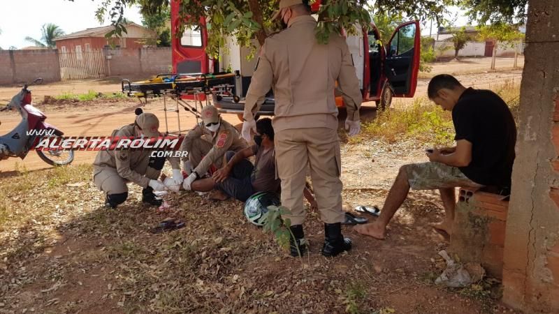 Motociclista foge do local após provocar acidente de trânsito que deixou duas pessoas feridas em Rolim de Moura Motociclista foge do local após provocar acidente de trânsito que deixou duas pessoas feridas em Rolim de Moura
