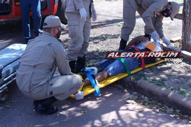 Motociclista fratura braço após ser atingido por carro em Rolim de Moura Motociclista fratura braço após ser atingido por carro em Rolim de Moura
