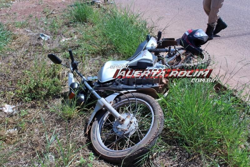 Motociclista fratura braço após ser atingido por carro em Rolim de Moura Motociclista fratura braço após ser atingido por carro em Rolim de Moura