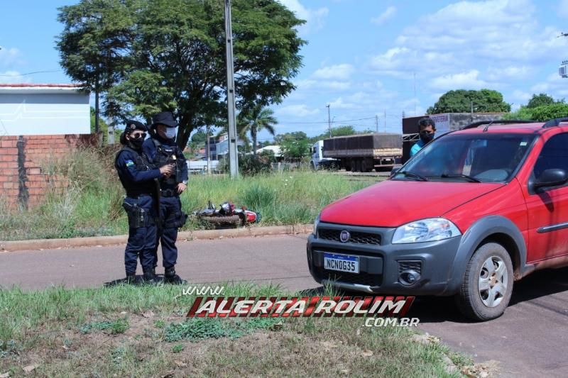 Motociclista fratura braço após ser atingido por carro em Rolim de Moura Motociclista fratura braço após ser atingido por carro em Rolim de Moura