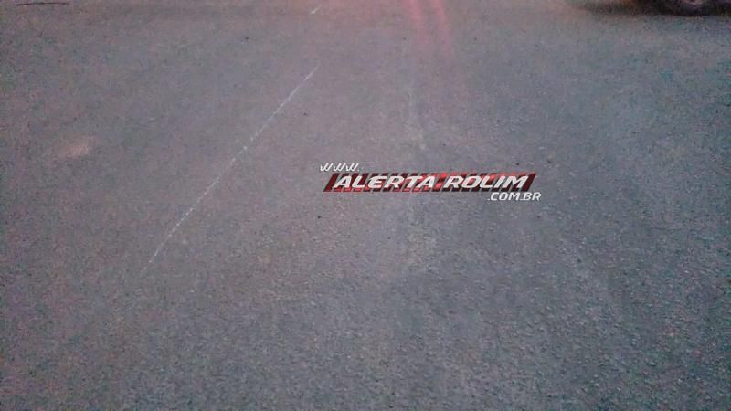 Motociclista é socorrido após passar sobre quebra-molas e sofrer queda em Rolim de Moura Motociclista é socorrido após passar sobre quebra-molas e sofrer queda em Rolim de Moura