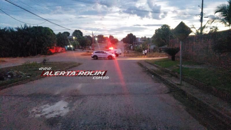 Motociclista é socorrido após passar sobre quebra-molas e sofrer queda em Rolim de Moura Motociclista é socorrido após passar sobre quebra-molas e sofrer queda em Rolim de Moura