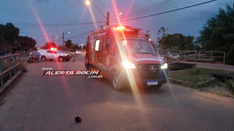 Motociclista é socorrido após passar sobre quebra-molas e sofrer queda em Rolim de Moura Motociclista é socorrido após passar sobre quebra-molas e sofrer queda em Rolim de Moura