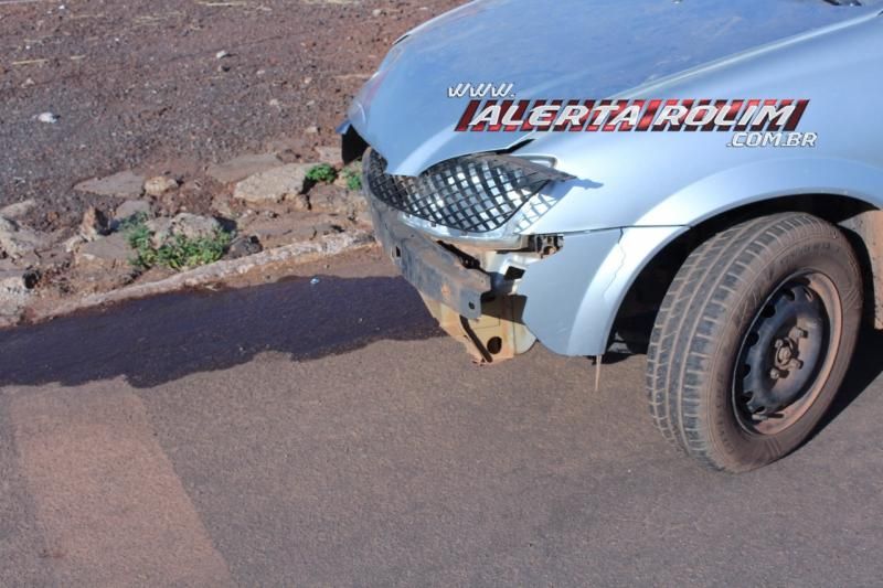 Mototaxista é encaminhada à UPA após ser atingida por carro no Centro de Rolim de Moura Mototaxista é encaminhada à UPA após ser atingida por carro no Centro de Rolim de Moura