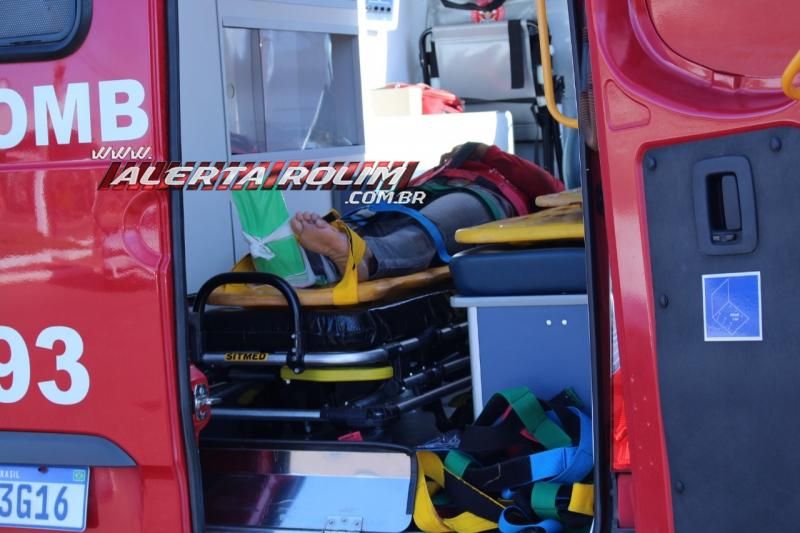 Mototaxista é encaminhada à UPA após ser atingida por carro no Centro de Rolim de Moura Mototaxista é encaminhada à UPA após ser atingida por carro no Centro de Rolim de Moura