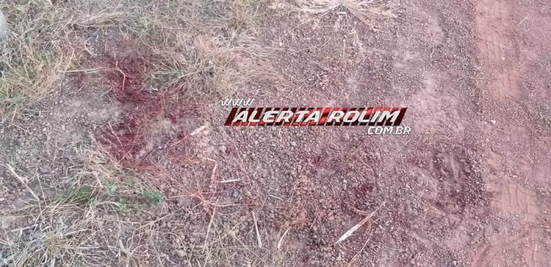 No dia do seu aniversário, jovem é forçado a entrar em caminhonete e logo após é espancado por três homens na linha 182 em Rolim de Moura No dia do seu aniversário, jovem é forçado a entrar em caminhonete e logo após é espancado por três homens na linha 182 em Rolim de Moura