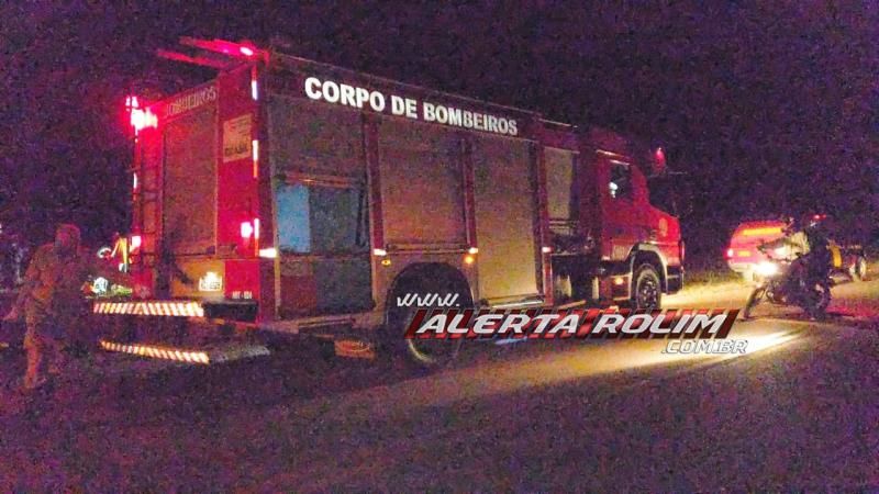 Passageira é socorrida com suspeita de fratura na coluna após grave acidente Rolim de Moura; ela ficou presa entre as ferragens após carro bater em poste e capotar Passageira é socorrida com suspeita de fratura na coluna após grave acidente Rolim de Moura; ela ficou presa entre as ferragens após carro bater em poste e capotar