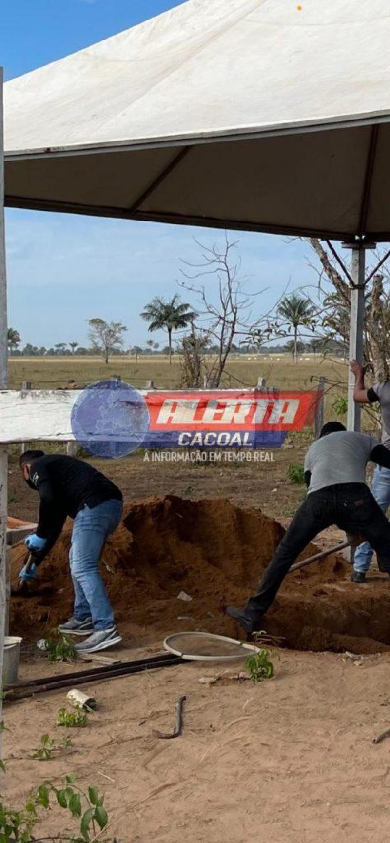 Polícia Civil realiza exumação de homem que foi morto com tiro na cabeça em 2003, em Cacoal Polícia Civil realiza exumação de homem que foi morto com tiro na cabeça em 2003, em Cacoal