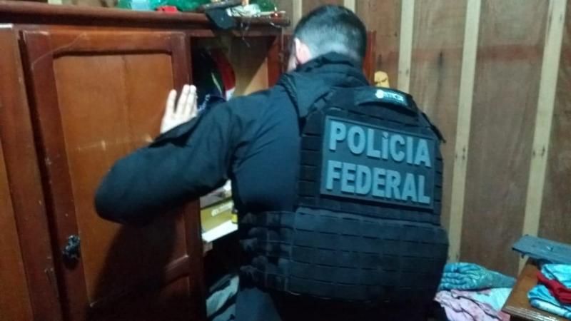 Polícia Federal deflagrou nesta manhã a OPERAÇÃO PARALELO visando desarticular esquema criminoso de envio de carregamento de drogas Polícia Federal deflagrou nesta manhã a OPERAÇÃO PARALELO visando desarticular esquema criminoso de envio de carregamento de drogas