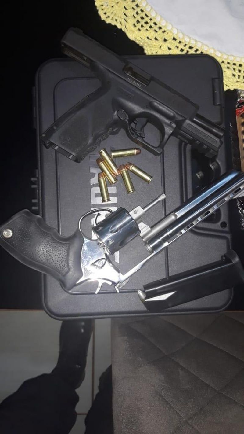 Polícia Federal deflagrou nesta manhã a OPERAÇÃO PARALELO visando desarticular esquema criminoso de envio de carregamento de drogas Polícia Federal deflagrou nesta manhã a OPERAÇÃO PARALELO visando desarticular esquema criminoso de envio de carregamento de drogas