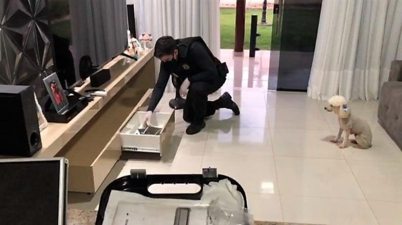 Polícia Federal deflagrou nesta manhã a OPERAÇÃO PARALELO visando desarticular esquema criminoso de envio de carregamento de drogas Polícia Federal deflagrou nesta manhã a OPERAÇÃO PARALELO visando desarticular esquema criminoso de envio de carregamento de drogas