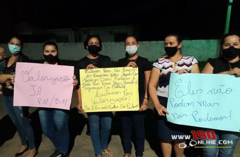 Quartel da PM em Rolim de Moura continua fechado por mulheres de policiais militares; em Alta Floresta e Pimenta Bueno, mulheres aderiram ao movimento neste domingo Quartel da PM em Rolim de Moura continua fechado por mulheres de policiais militares; em Alta Floresta e Pimenta Bueno, mulheres aderiram ao movimento neste domingo