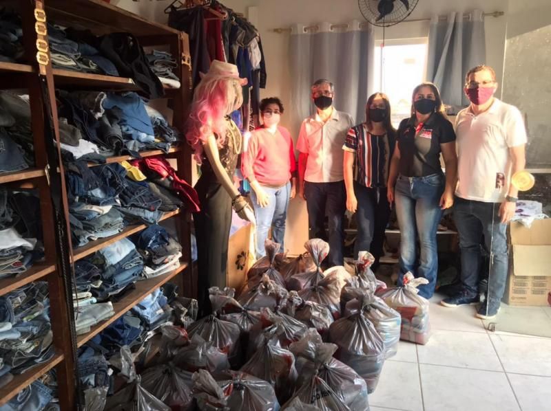 Rotary Club e Rádio Rondônia entregam cestas da campanha São João Solidário em Rolim de Moura Rotary Club e Rádio Rondônia entregam cestas da campanha São João Solidário em Rolim de Moura