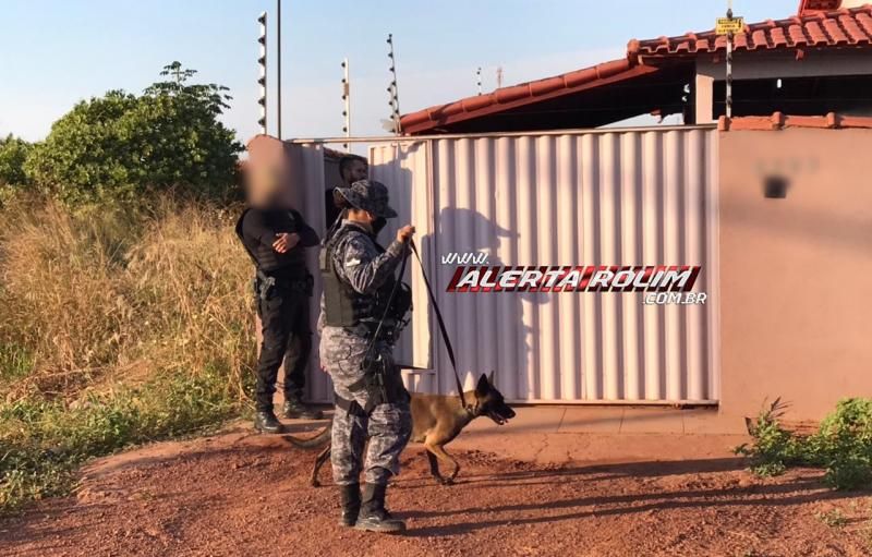URGENTE – Operação da PF e PM cumprem 07 Mandados de Busca e Apreensão em Rolim de Moura para desarticular grupo criminoso envolvido em diversos crimes URGENTE – Operação da PF e PM cumprem 07 Mandados de Busca e Apreensão em Rolim de Moura para desarticular grupo criminoso envolvido em diversos crimes