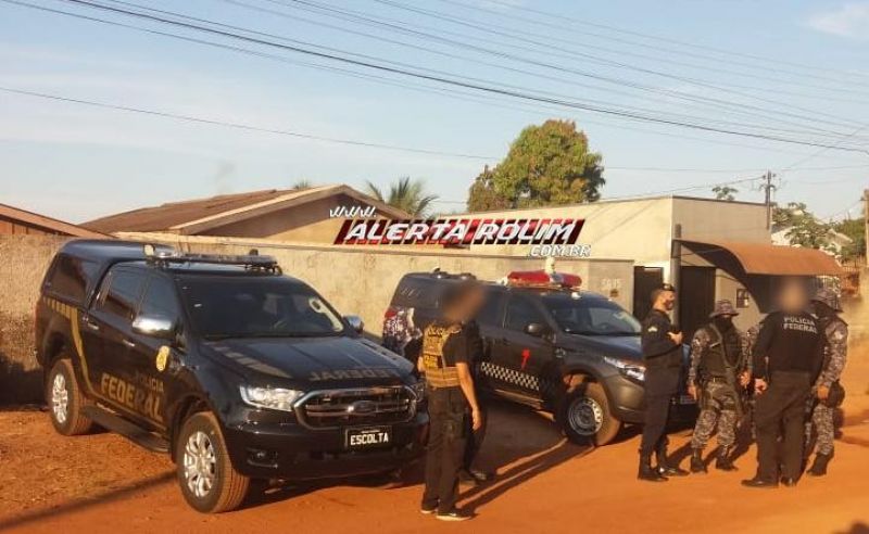 URGENTE – Operação da PF e PM cumprem 07 Mandados de Busca e Apreensão em Rolim de Moura para desarticular grupo criminoso envolvido em diversos crimes URGENTE – Operação da PF e PM cumprem 07 Mandados de Busca e Apreensão em Rolim de Moura para desarticular grupo criminoso envolvido em diversos crimes