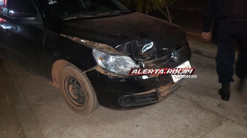 Veículo de aplicativo colide em caminhonete no centro da cidade de Rolim de Moura Veículo de aplicativo colide em caminhonete no centro da cidade de Rolim de Moura