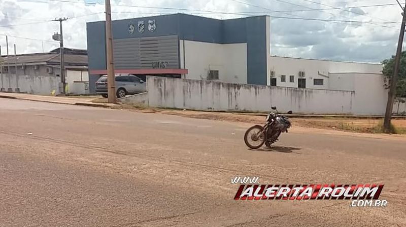 Veja o vídeo - Motorista de carro se evade do local após provocar acidente de trânsito em Rolim de Moura Veja o vídeo - Motorista de carro se evade do local após provocar acidente de trânsito em Rolim de Moura