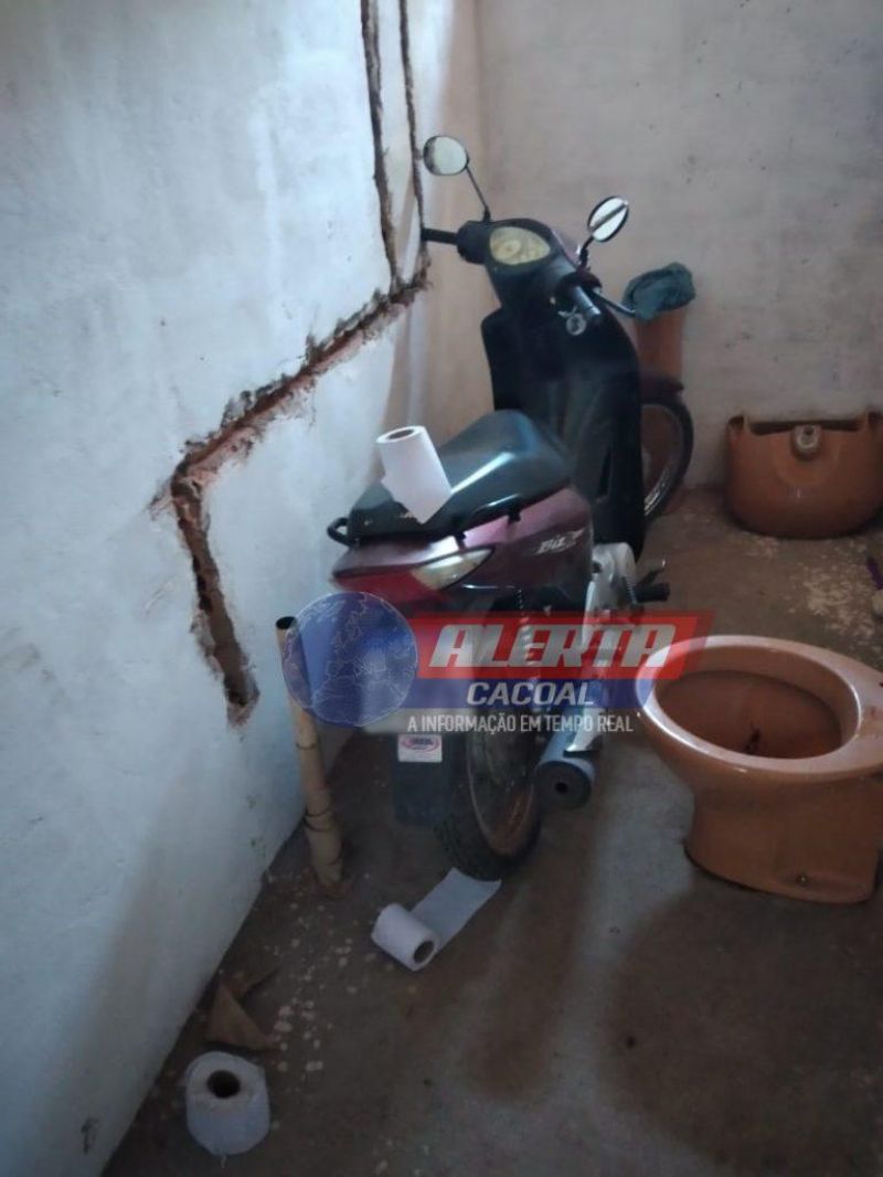 Ação integrada Polícia Militar e Civil de Cacoal desarticula grupo que estava furtando motocicletas e trocando por drogas na Bolívia Ação integrada Polícia Militar e Civil de Cacoal desarticula grupo que estava furtando motocicletas e trocando por drogas na Bolívia