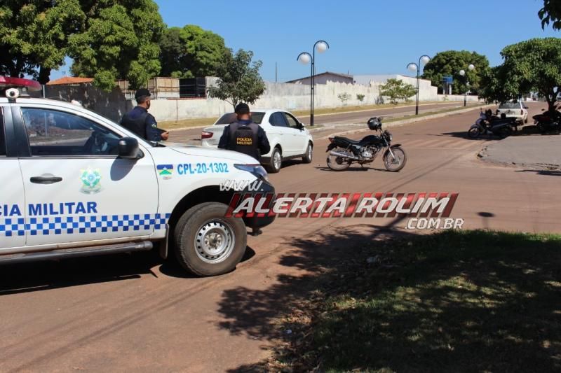 Acidente de trânsito envolvendo carro e moto foi registrado nesta manhã de terça-feira em Rolim de Moura Acidente de trânsito envolvendo carro e moto foi registrado nesta manhã de terça-feira em Rolim de Moura
