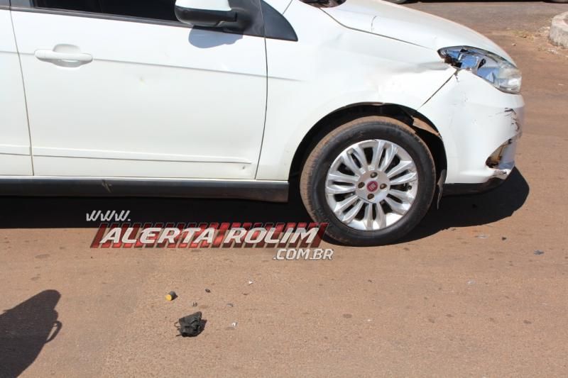 Acidente de trânsito envolvendo carro e moto foi registrado nesta manhã de terça-feira em Rolim de Moura Acidente de trânsito envolvendo carro e moto foi registrado nesta manhã de terça-feira em Rolim de Moura