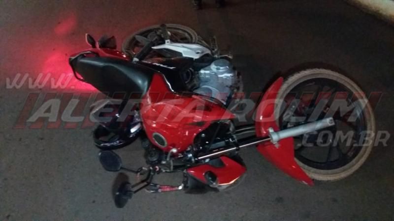 Acidente de trânsito envolvendo carro e moto nesta noite de segunda-feira resultou em uma pessoa ferida Rolim de Moura Acidente de trânsito envolvendo carro e moto nesta noite de segunda-feira resultou em uma pessoa ferida Rolim de Moura