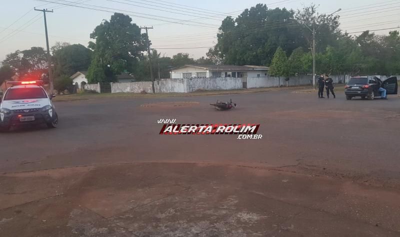 Acidente de trânsito foi registrado durante a tarde de domingo em Rolim de Moura e motociclista foi encaminhado a UPA pelos bombeiros Acidente de trânsito foi registrado durante a tarde de domingo em Rolim de Moura e motociclista foi encaminhado a UPA pelos bombeiros