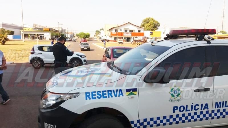 Acidente de trânsito nesta manhã de quarta-feira na região central de Rolim de Moura resulta em uma vítima Acidente de trânsito nesta manhã de quarta-feira na região central de Rolim de Moura resulta em uma vítima