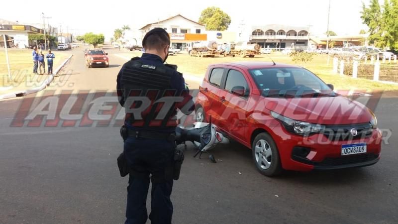Acidente de trânsito nesta manhã de quarta-feira na região central de Rolim de Moura resulta em uma vítima Acidente de trânsito nesta manhã de quarta-feira na região central de Rolim de Moura resulta em uma vítima
