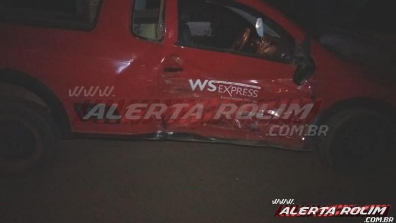 Violenta colisão entre dois carros foi registrada no bairro Boa Esperança em Rolim de Moura Violenta colisão entre dois carros foi registrada no bairro Boa Esperança em Rolim de Moura
