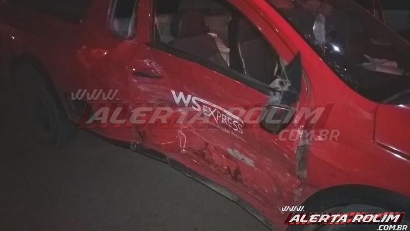 Violenta colisão entre dois carros foi registrada no bairro Boa Esperança em Rolim de Moura Violenta colisão entre dois carros foi registrada no bairro Boa Esperança em Rolim de Moura
