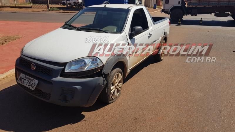Colisão entre carro e moto foi registrada nesta manhã de sábado em Rolim de Moura Colisão entre carro e moto foi registrada nesta manhã de sábado em Rolim de Moura