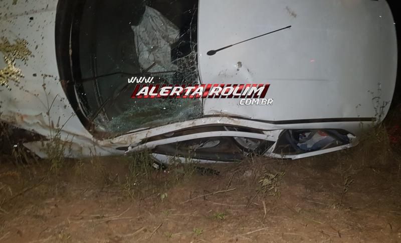 Condutor capota veículo durante tentativa de ultrapassagem na RO-010 entre Rolim de Moura a Nova Estrela Condutor capota veículo durante tentativa de ultrapassagem na RO-010 entre Rolim de Moura a Nova Estrela