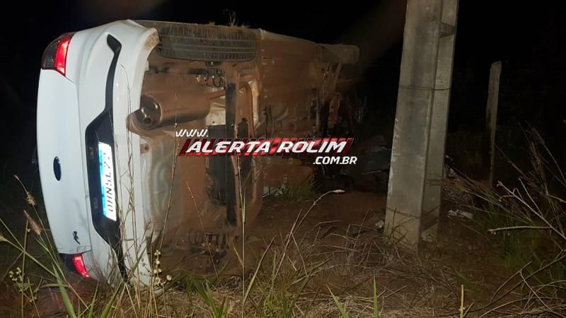 Condutor capota veículo durante tentativa de ultrapassagem na RO-010 entre Rolim de Moura a Nova Estrela Condutor capota veículo durante tentativa de ultrapassagem na RO-010 entre Rolim de Moura a Nova Estrela