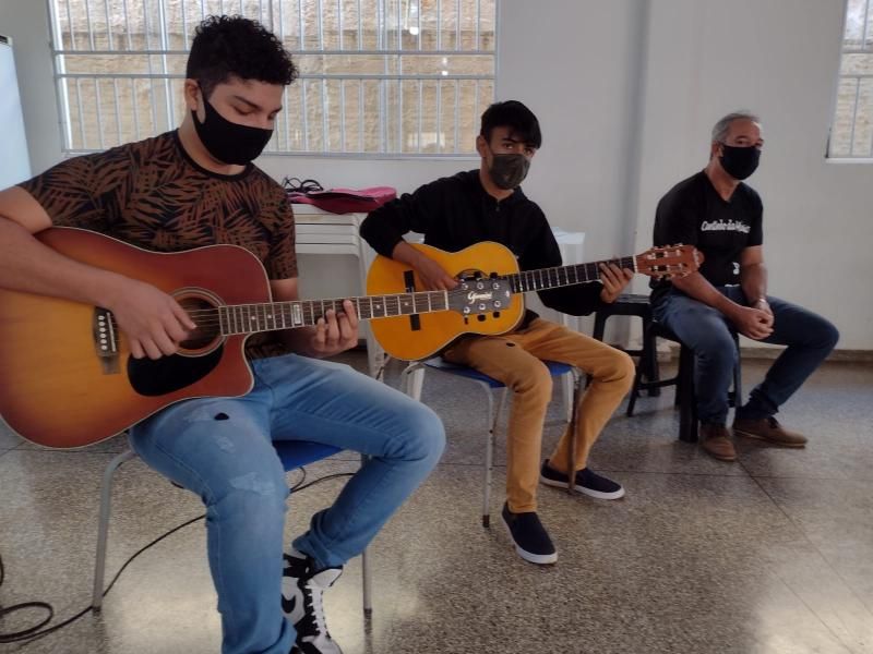 Diretores do Colégio Tiradentes em Rolim de Moura recepcionam professores da unidade para o início do semestre letivo Diretores do Colégio Tiradentes em Rolim de Moura recepcionam professores da unidade para o início do semestre letivo