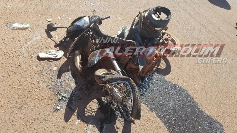 Grave acidente de trânsito foi registrado durante a tarde desta segunda-feira em Rolim de Moura Grave acidente de trânsito foi registrado durante a tarde desta segunda-feira em Rolim de Moura