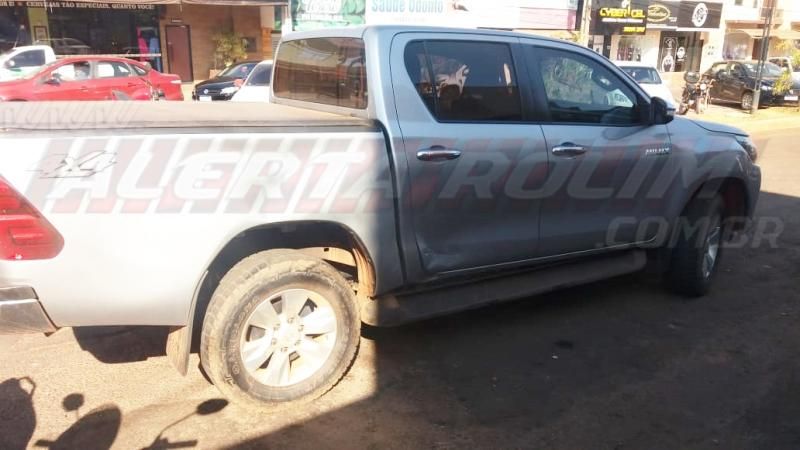 Motociclista é socorrido com suspeita de fratura após colisão no Centro de Rolim de Moura Motociclista é socorrido com suspeita de fratura após colisão no Centro de Rolim de Moura